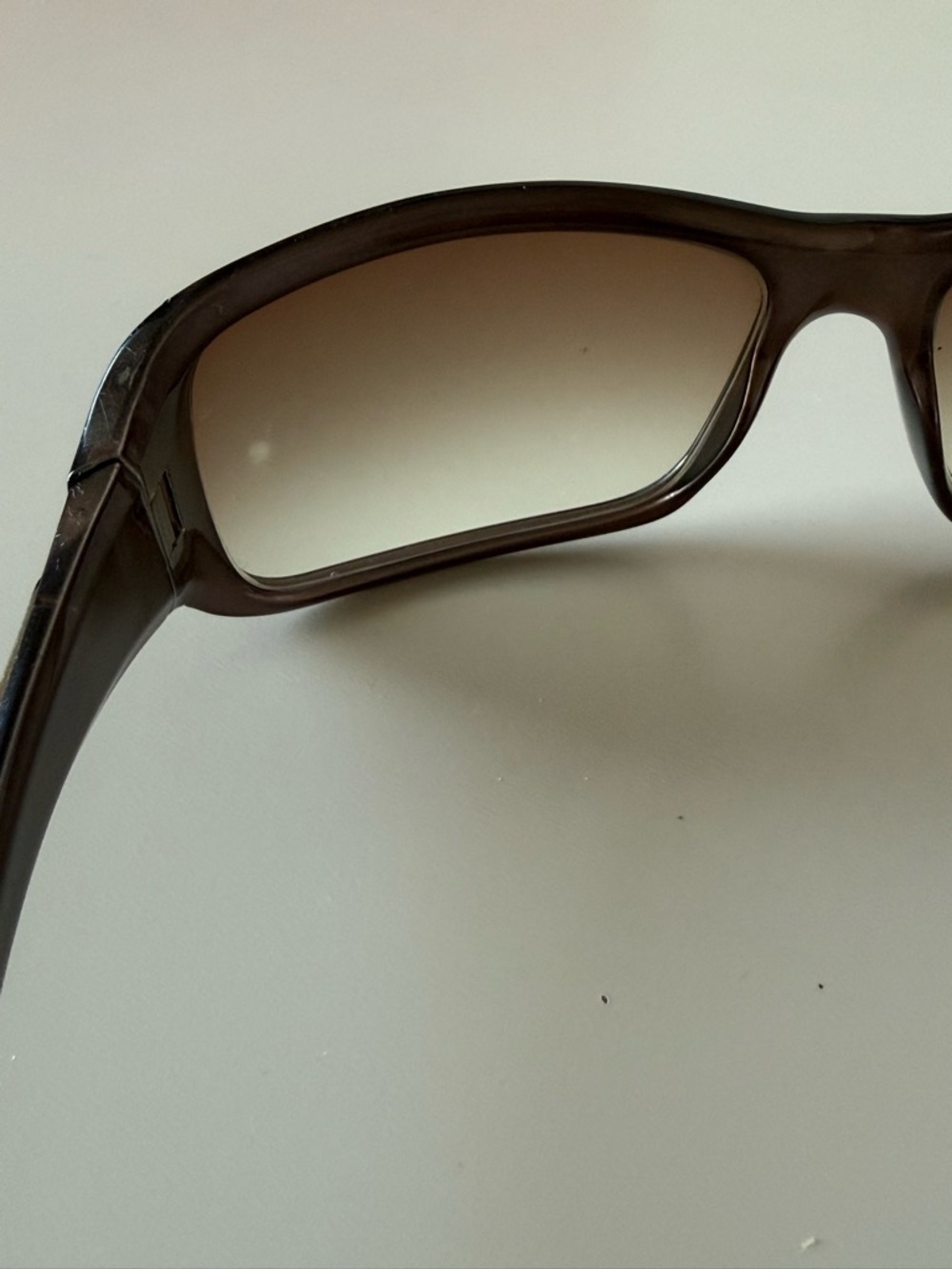 Gucci Sunglasses - Picture 5 of 17